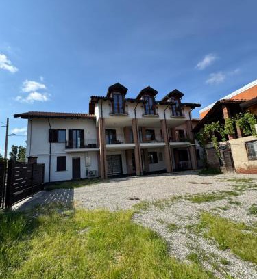 Gallarate Villa | Inviting Stay at GC Petit Palais with Breakfast Included