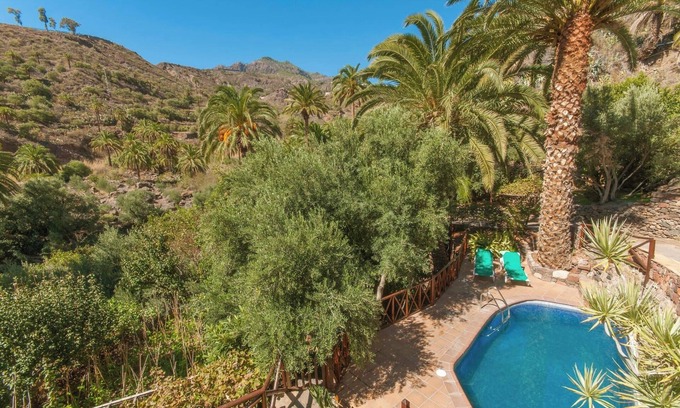 La Montana Cottage | Private Pool Retreat in San Bartolome with High Ratings