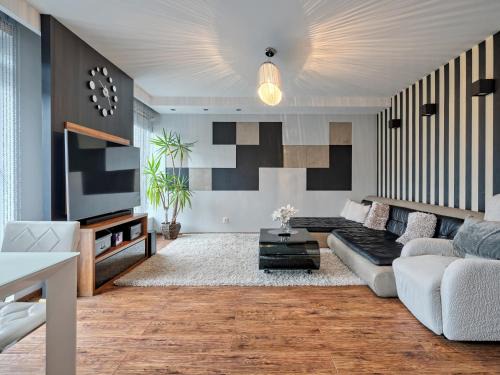 Gdansk Apartment | Gdańsk 60m2 Apt - Cozy Stay Near Park