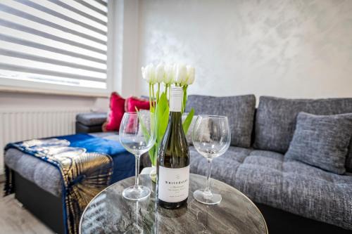 Siedlce Apartment | Stylish Gdańsk Centrum Apartment - Rated 9.5, Pet Friendly