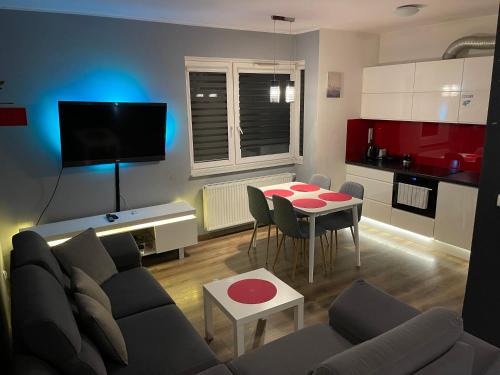 Dziaki Lesne Apartment | Pet-Friendly Gdynia Apartment with Garage Near the Sea