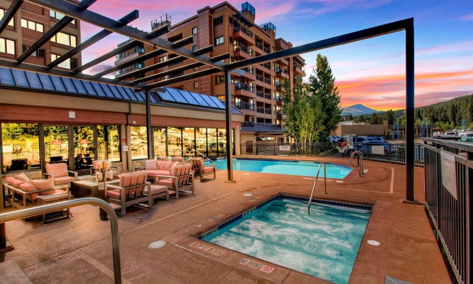 Peak 9 Condo | Top-Rated Breckenridge Chateaux 2 Bedroom Condo Retreat