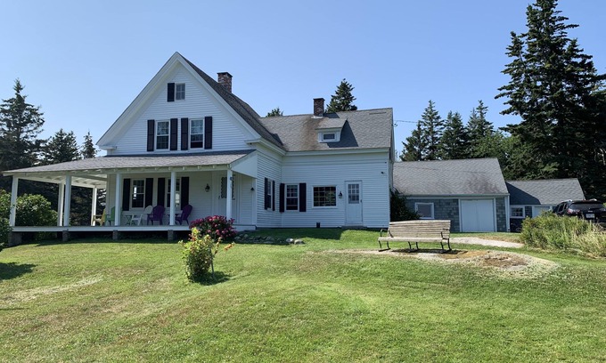 Stonington Cottage | Geary House at Fifield Point: Oceanfront Retreat with Breakfast