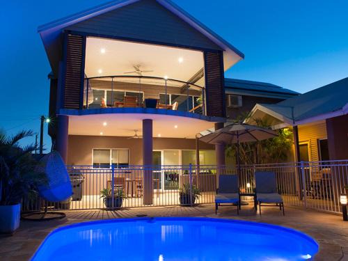 Kalbarri Bed & Breakfast | Experience Gecko Lodge Kalbarri: Ocean Views & Relaxing Hot Tub