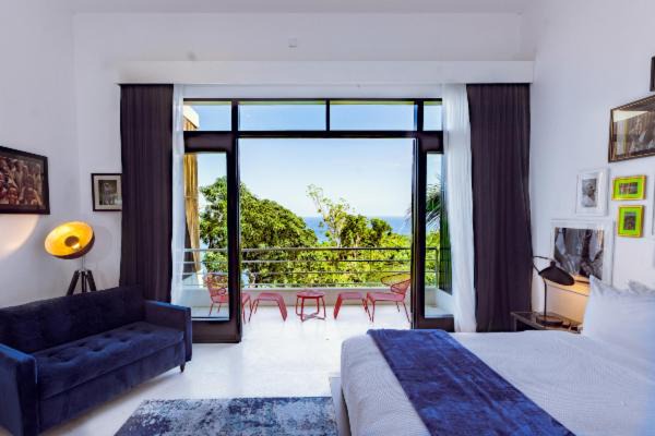 Drapers Hotel | Experience Geejam: 4-Star Oceanfront Retreat with Spa