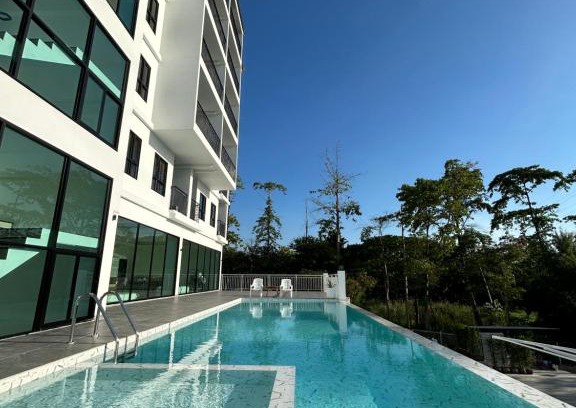 Chonburi Hotel | Discover GEEN Hotel Chonburi: Oceanfront Bliss for Families