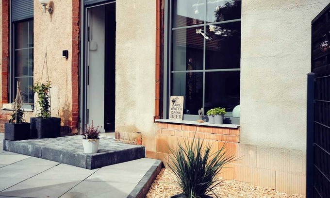 Wiederau House | Discover Geflügelliebhaber's Versteck: Family-Friendly Retreat
