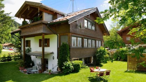 Tiefenbach Apartment | Guest Rated: Geigers Ferienhaus with Family-Friendly Amenities