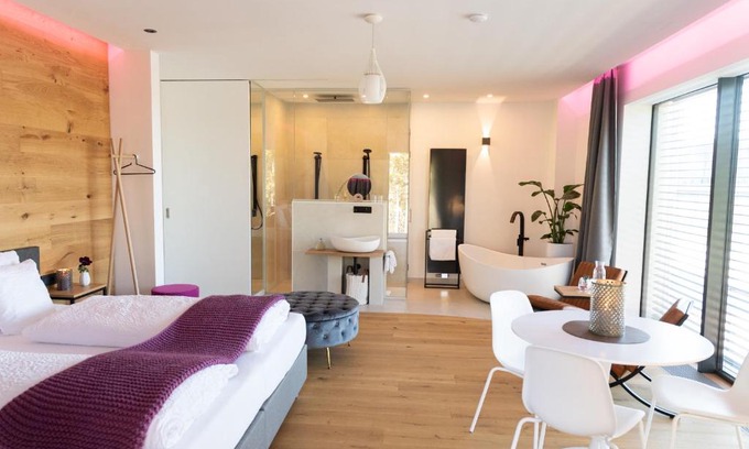 Gramatneusiedl Apartment | Experience Comfort at mariaAPPARTMENTS with Ocean View