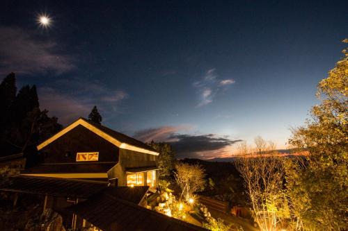 Kurokawa Onsen Hotel | Indulgent Stay at Kurokawa Onsen Gosyo Gekkoujyu, 5-Star Retreat