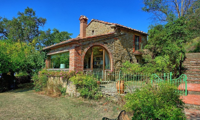 Arezzo Villa | Gellino Country House: Private Pool & Spa in Tuscany
