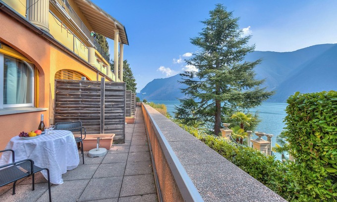 Castagnola Apartment | Gelsomino Apt. 5: Lake & Ocean Views in Castagnola