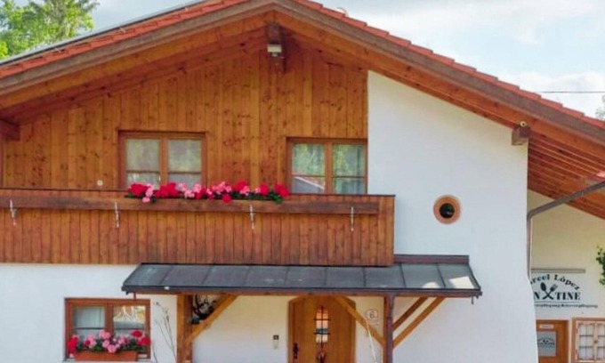 Bad Heilbrunn House | Cozy Holiday Home with Finnish Sauna & Pet-Friendly Comfort