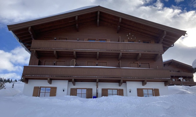 Hochkrimml Apartment | Cozy Getaway in Hohe Tauern National Park with Pool