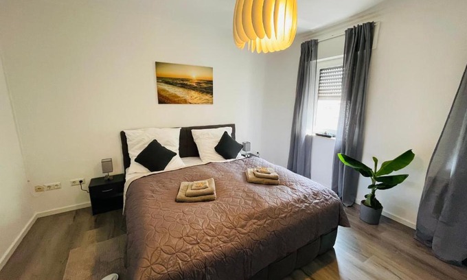 Hochheide Apartment | Cozy Retreat with Nespresso, Netflix & Ocean View