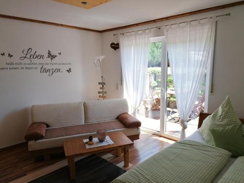 Welling Apartment | Cozy Stays at Welling with Oceanfront Views & Top Reviews