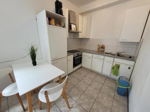 Gemarkung Tailfingen Apartment | Cozy 2.5 Room Apartment in Quiet Central Location