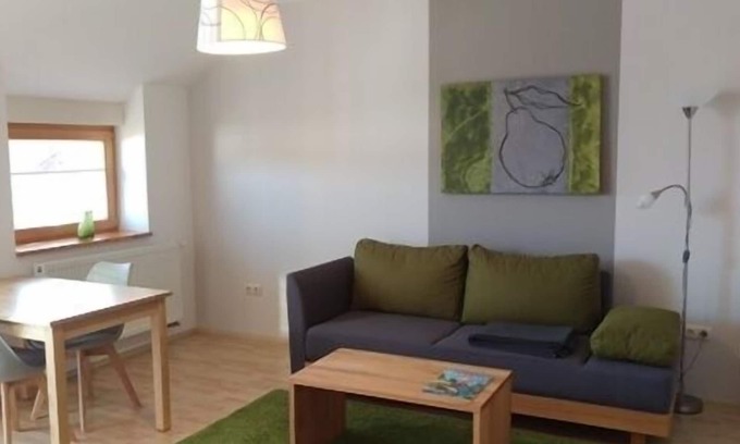 Nordheim a. Main Apartment | Welcoming 50qm Apartment with Balcony & Free Parking