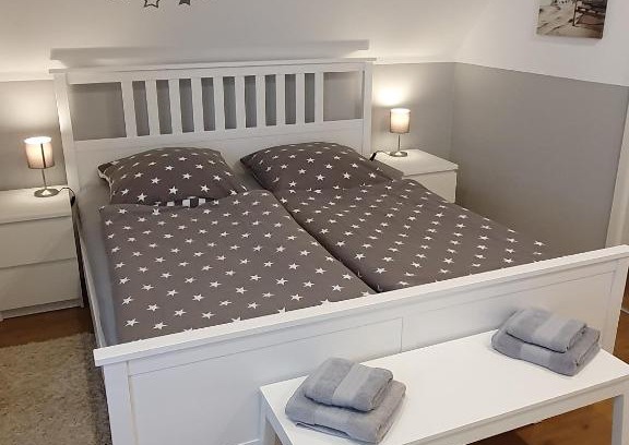 Kaltenkirchen Apartment | ```html
Cozy Attic Apartment in a Quiet Single House
```