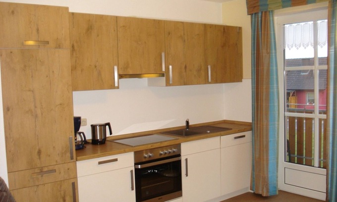 Bad Steben Apartment | Cozy 70sqm Apartment with Balcony and Spa Amenities