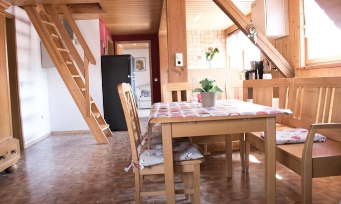 Leutershausen Apartment | Comfortable 95sqm Apartment with Free Parking & Wi-Fi