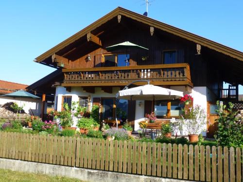 Saulgrub Apartment | Cozy Apartment in Altenau with Inviting Patio for Families