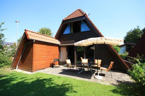 Immenstaad am Bodensee House | Cozy Nurdachhaus Bodensee: Pet-Friendly Family Retreat