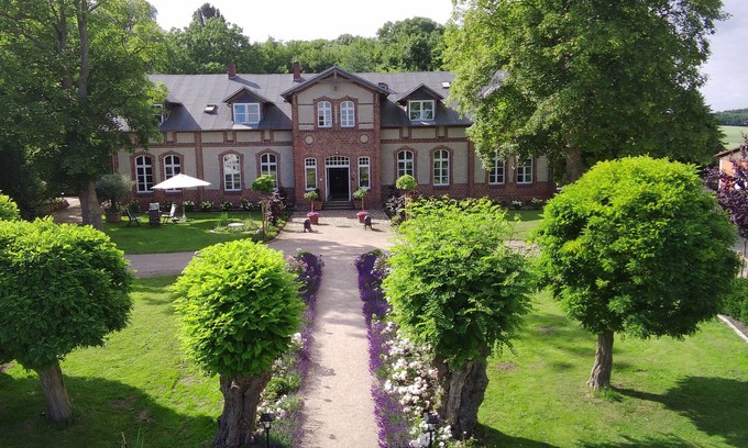 Boitin House | Cozy Getaway at Gutshaus Groß Upahl with Ocean Views