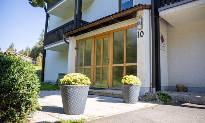 Weissenstadt Apartment | Cozy Holiday Apartment with Kitchen & Breakfast Included