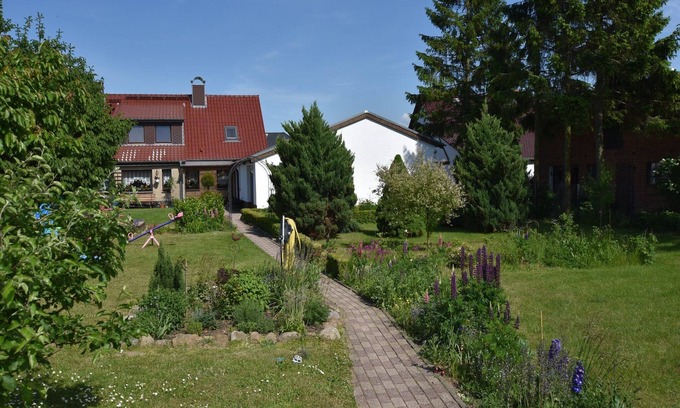 Blowatz Apartment | Cozy Apartment in Robertsdorf with Garden and Terrace