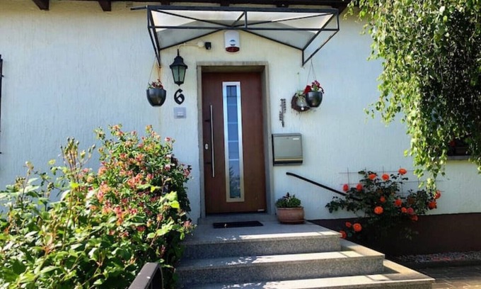 Ilmenau Apartment | Cozy Elena Holiday Apartment with Garden and Parking