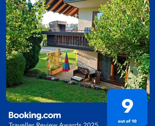 Unteriflingen Apartment | Inviting Holiday Apartment with Terrace in the Black Forest