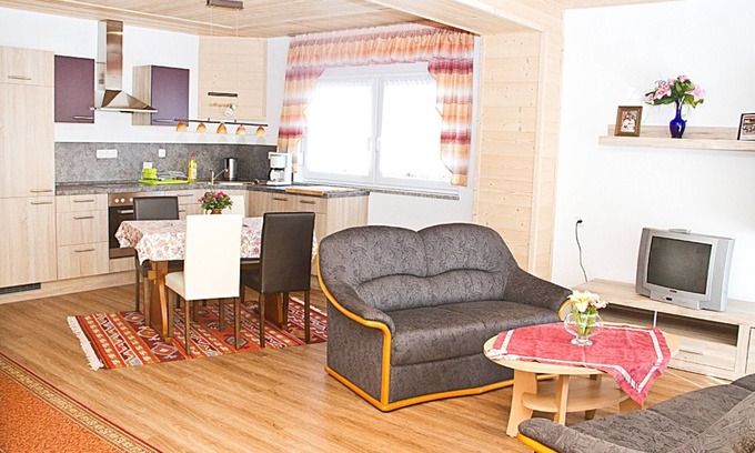 Selber Vorwerk Apartment | Cozy Holiday Apartment with Terrace and Lake View for Four