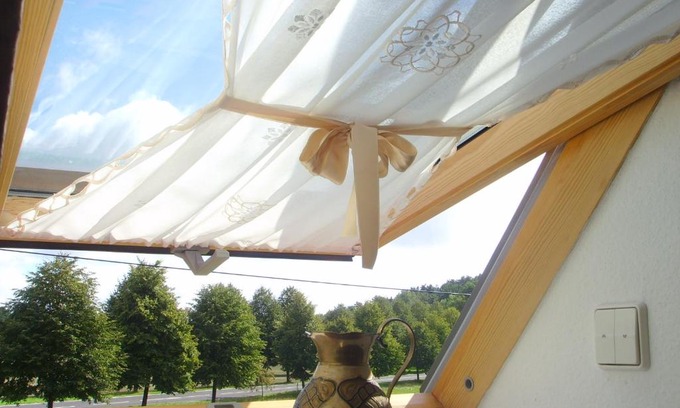 Oßling Apartment | Cozy Tannenhof: Guest Rated 10/10 with Family-Friendly Amenities