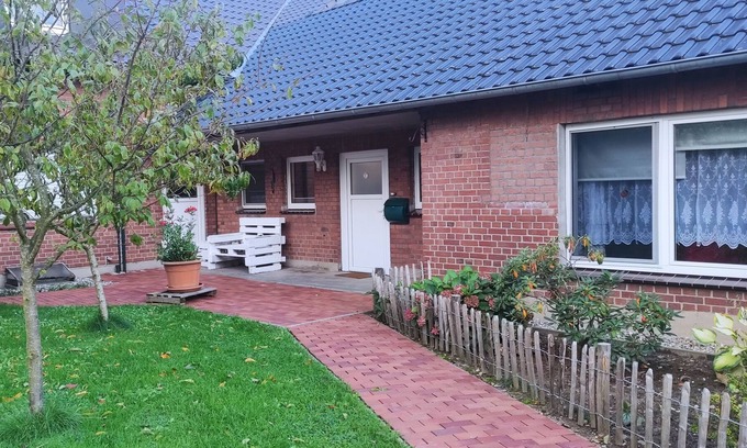 Rees Apartment | Cozy Retreat with Terrace and Garden Views - 10/10 Rated