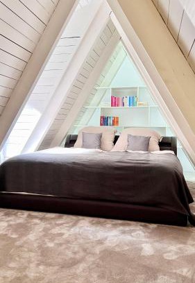 Oldenburg Apartment | Charming Maisonette with Rooftop Terrace near the Castle