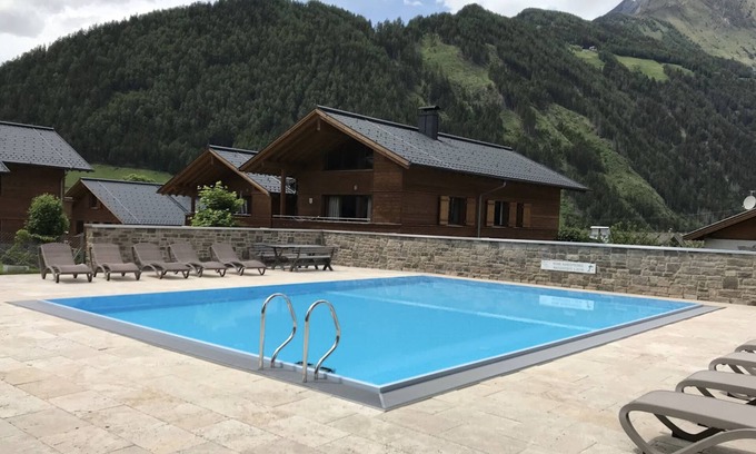 Matrei in Osttirol Apartment | Cozy Retreat in Alpin Park Matrei with Pool & Spa