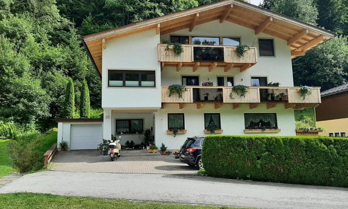 Thumersbach Apartment | Cozy Apartment Just 10 Minutes from the Lake
