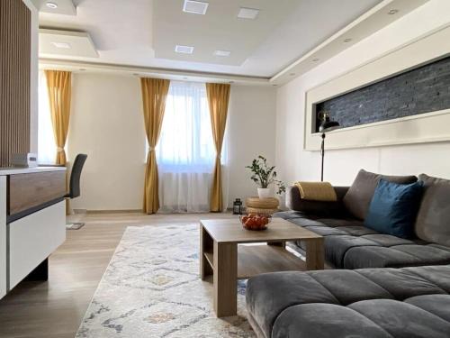 Neulerchenfeld Apartment | Cozy Apartment in Ottakring - 4-Star Stay, Guest Rated 9.5