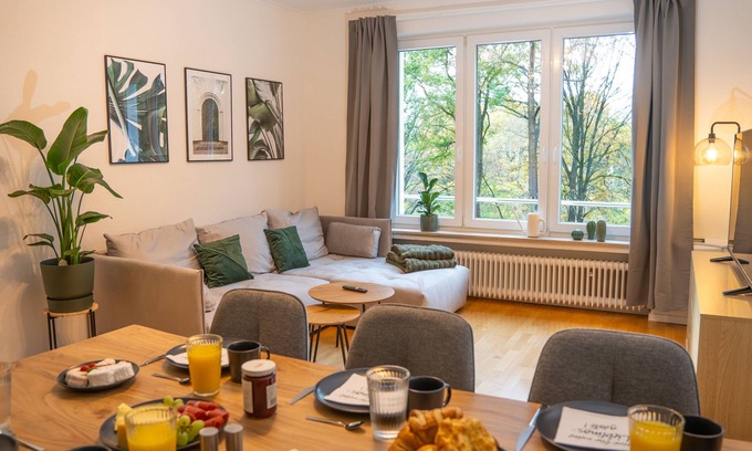 Altstadt Apartment | Cozy Central Apartment Steps from Weser and City Center