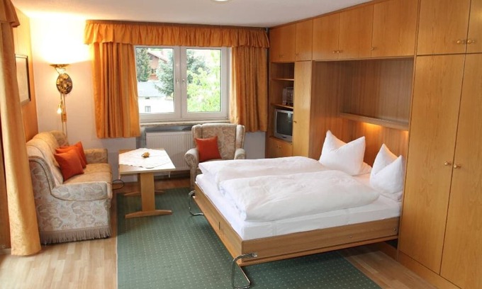 Lam Apartment | Cozy 1-Bedroom Apartment with Mountain Views & Spa Access