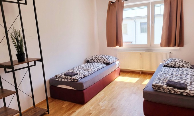 Favoriten Apartment | Cozy Apartment with Breakfast & Child-Friendly Amenities
