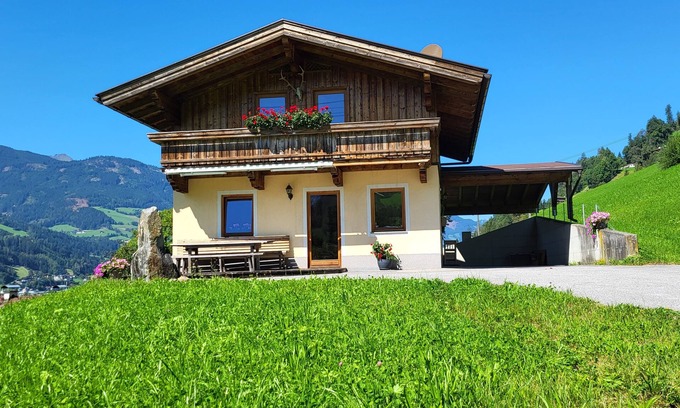 Stummerberg Ski Chalet | Cozy Chalet in Zillertal with Child-Friendly Amenities