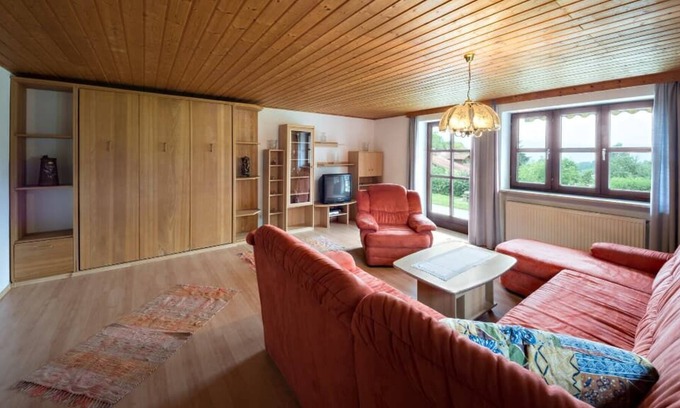 Bad Koetzting Apartment | Gemütliches Ferienhaus 110 qm mit Terrasse
