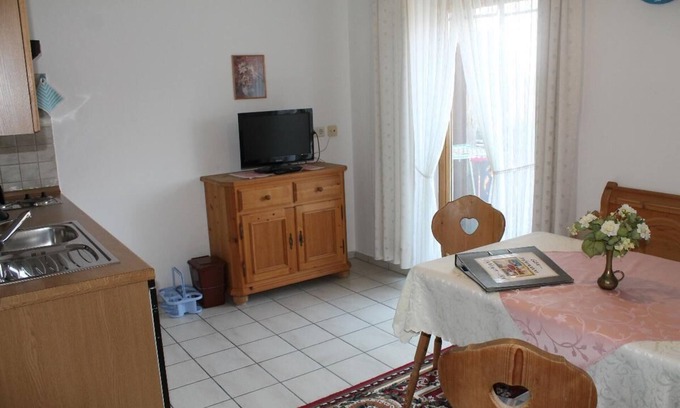 Bad Fuessing Apartment | Cozy Getaway with Free Wi-Fi and Breakfast Included