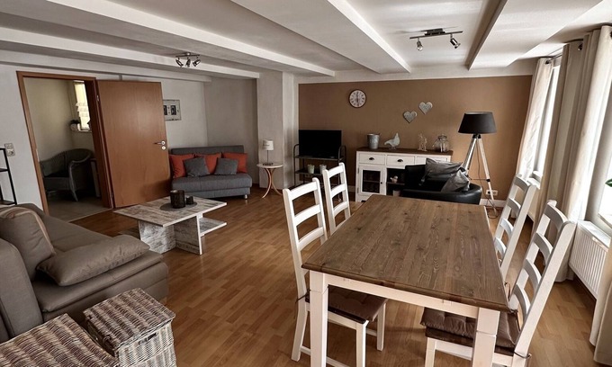 Altstadt Apartment | Cozy Retreat with Free Wi-Fi and Full Kitchen Amenities