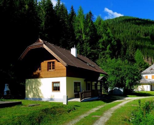 Innerkrems House | Cozy Holiday Home in a Peaceful Setting for Families
