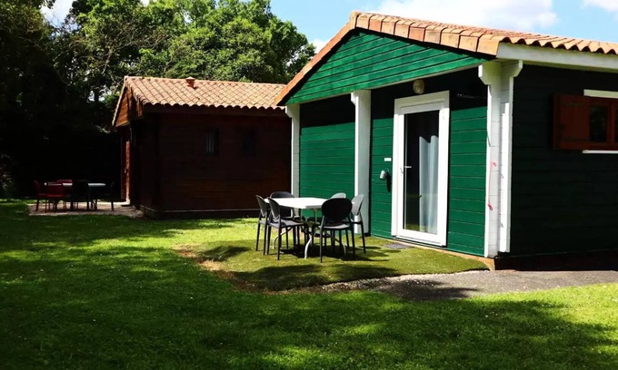 Vouneuil-sur-Vienne Ski Chalet | Gemütliches Chalet mit 2 Schlafzimmern 6 Personen