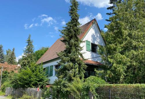 Niederfinow House | Cozy Retreat Amidst Nature: Family-Friendly Stays Await