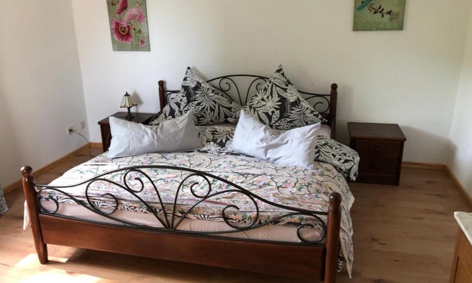 Stubben Apartment | Cozy Retreat for Two with Breakfast and Child-Friendly Comfort